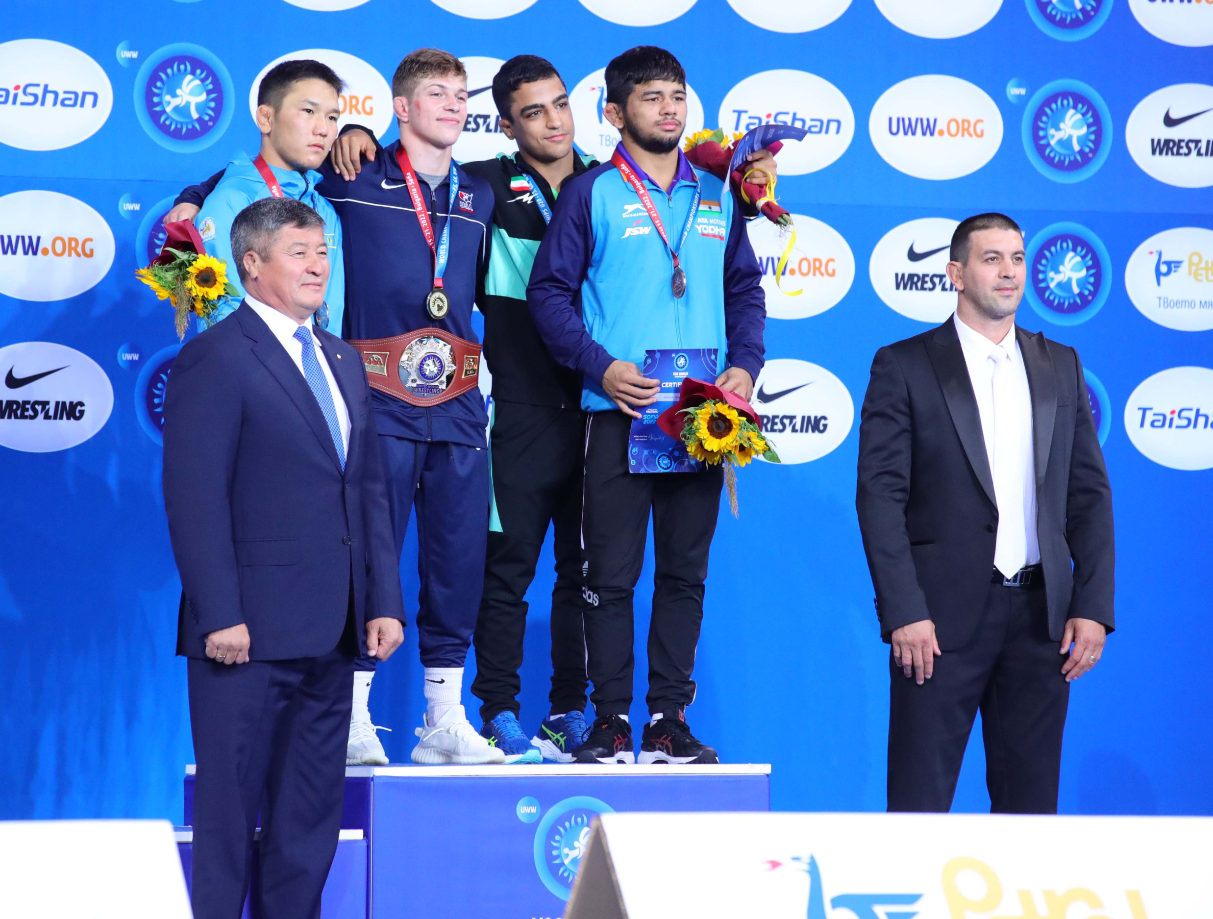 Тимът на САЩ с две титли на световното в София